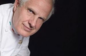Maestro pasticcere sceglie le mele di Castelnuovo
