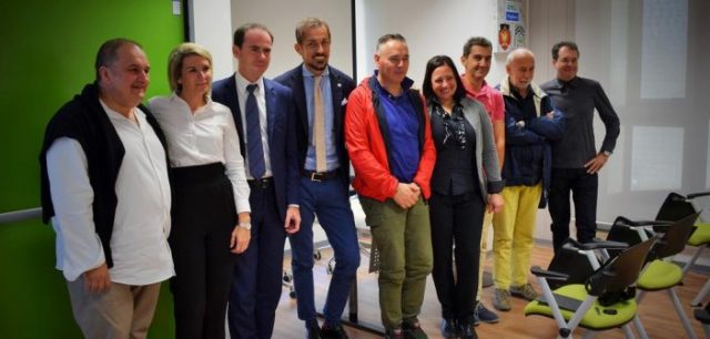 Piancastagnaio. Presentata ufficialmente la Scuola di Pelletteria. Al via il primo corso di formazione.
