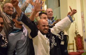 Castel del Piano. Il Palio è nelle Storte: Siri trionfa su Resolza, (bi)lama lucente di un Palio corso al buio