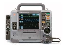 Santa Fiora. Il Comune dona alla Misericordia il defibrillatore professionale per l’ambulanza