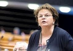 NIKI TZAVELA: “LE ENERGIE RINNOVABILI AL CENTRO DEL MIX ENERGETICO DELL´UE”