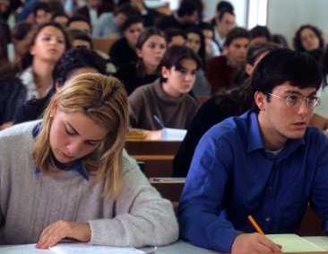 'Pacchetto scuola', contributi pronti per 26.700 studenti toscani