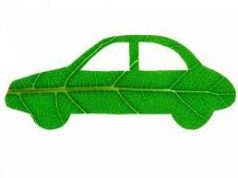 Bolloré vuole installare 16 mila distributori di energia elettrica per auto