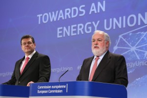 La Commissione UE vara l’Unione dell’Energia: si potrebbero risparmiare 40 miliardi l’anno