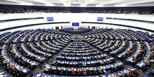 Energia: nuovi obiettivi UE su efficienza e rinnovabili