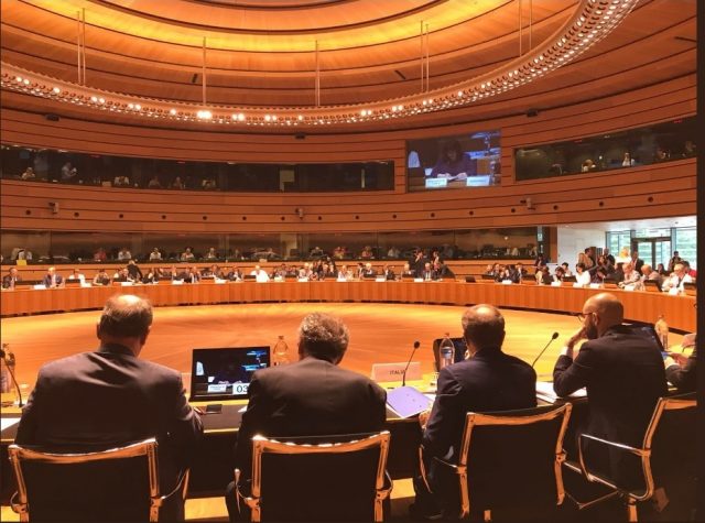 Rinnovabili ed efficienza energetica, l’Italia fa un passo avanti in Europa e punta al 35%