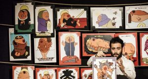 Le vite dei Santi diventano un gioco, ma è teatro