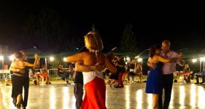 La milonga in piazza fra le mura antiche