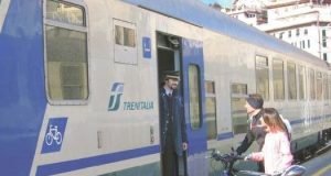 In bici col treno, arriva il bonus acquisto bici per i pendolari