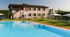 Piscine: in arrivo un salasso per gli agriturismi