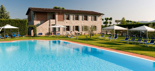 Piscine: in arrivo un salasso per gli agriturismi