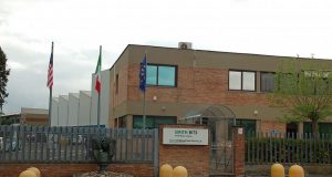 Smith, con 5 scalpelli al giorno la fabbrica resta