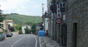 Bagnore: iniziano i lavori sul marciapiede di via Fratelli Cervi