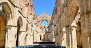 Turismo a Chiusdino: Estate Musicale a San Galgano