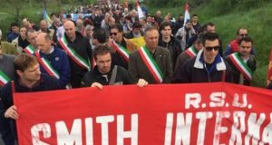 Ex operai Smith, non c’è tempo da perdere