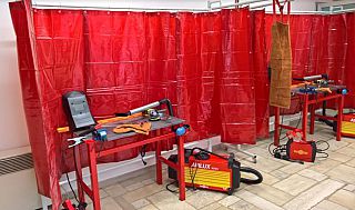 Taglio del nastro per il laboratorio di saldatura