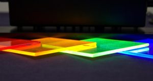 Fotovoltaico più efficiente grazie a pellicole fluorescenti: un successo italiano
