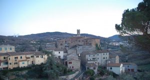 Montecerboli: Il borgo in festa con olio e cialdoni