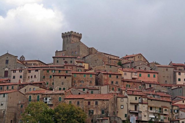 Turismo ad Arcidosso: Nonni festeggiati con una grande festa
