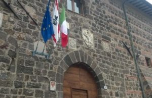 Radicofani. Dal Consiglio Comunale, il voto unanime per una difesa dai lupi