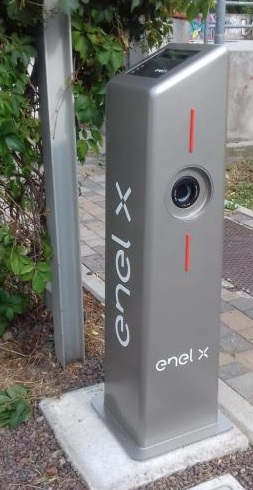 Monterotondo M.mo: al palazzetto dello sport nuova colonnina di ricarica per veicoli elettrici