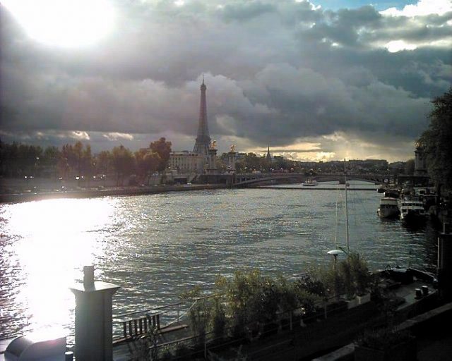 Parigi: turbine idroeoliche sotto i ponti per sfruttare l'energia della Senna