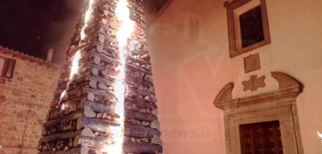 Abbadia San Salvatore. Il Comune si complimenta e ringrazia i cittadini per l’impegno verso “Voglia di Natale!”