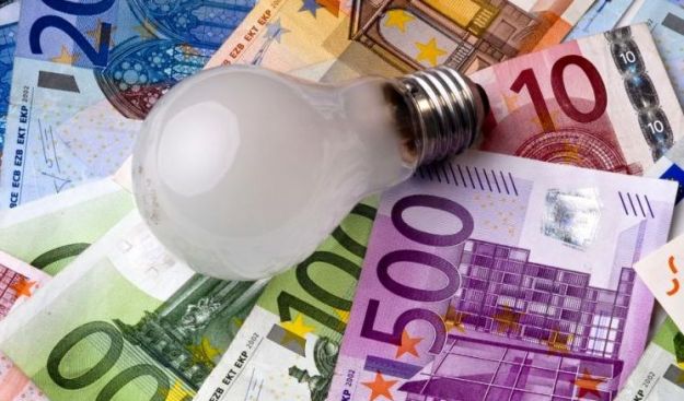 Energia, dal 1° aprile bolletta elettricità aumenta del 2,9%, cala invece il gas