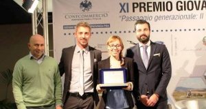 Un premio per la giovane del birrificio geotermico