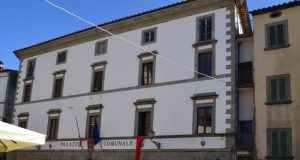 Castel del Piano, nuovo look in municipio