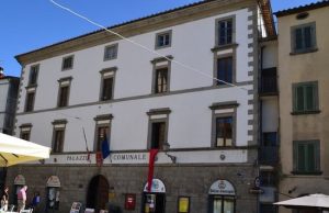 Castel del Piano, nuovo look in municipio