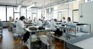 Abbadia San Salvatore. Corsi CeFoArt per futuri responsabili di produzione nel settore della pelletteria