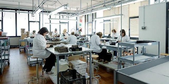 Abbadia San Salvatore. Corsi CeFoArt per futuri responsabili di produzione nel settore della pelletteria
