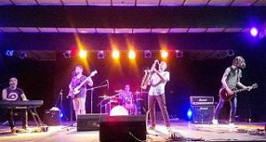 Turismo, Santa Fiora: School of rock in piazza