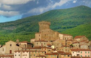 Arcidosso. Le antiche infiorate per il Corpus Domini e la processione “Tappeti colorati”